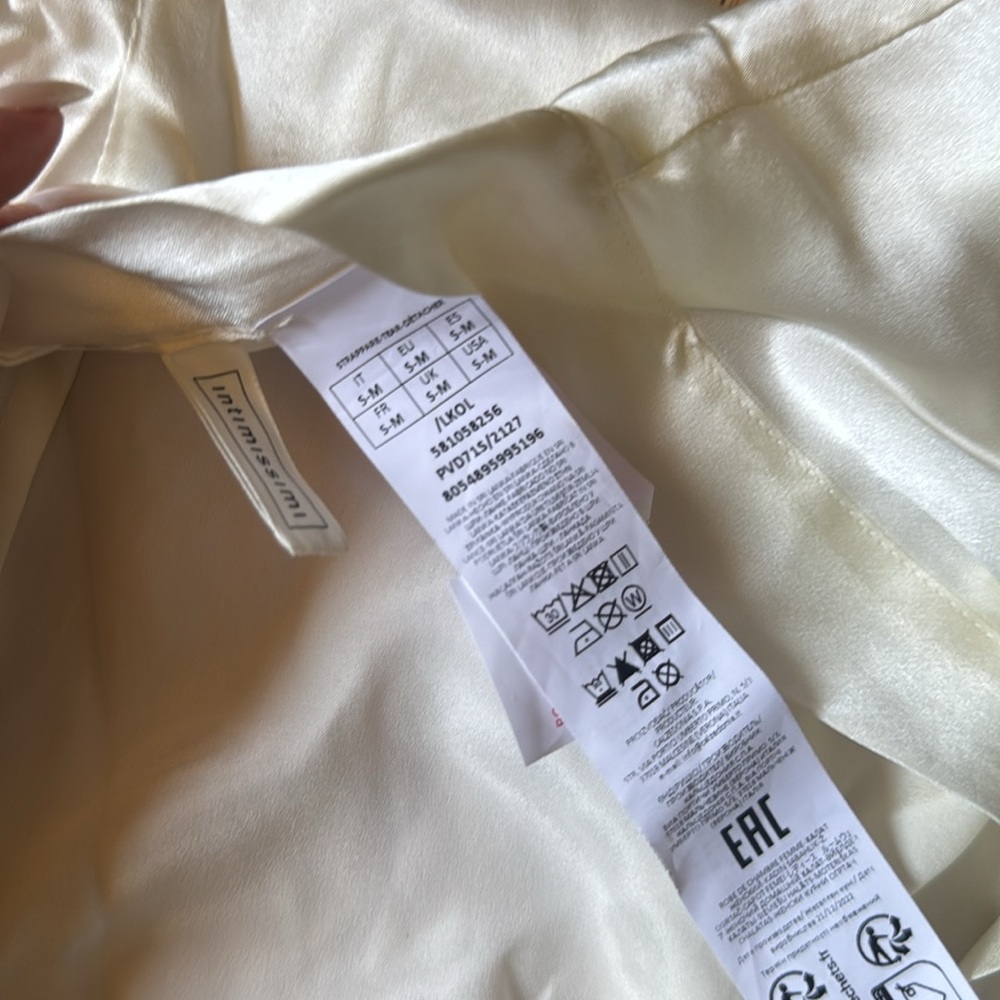Ivory Intimissimi  Robe - Picture 2 of 3
